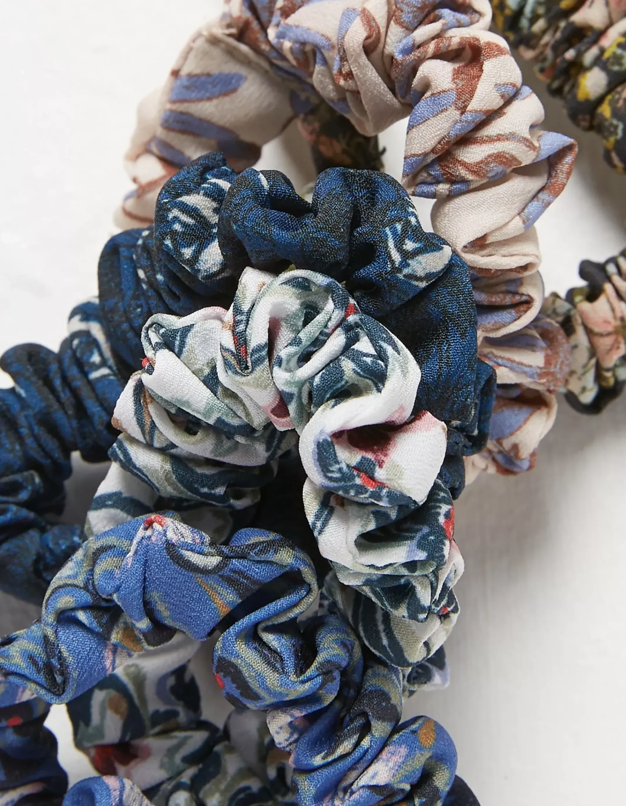 5 Pack Elsewhere Print Scrunchies