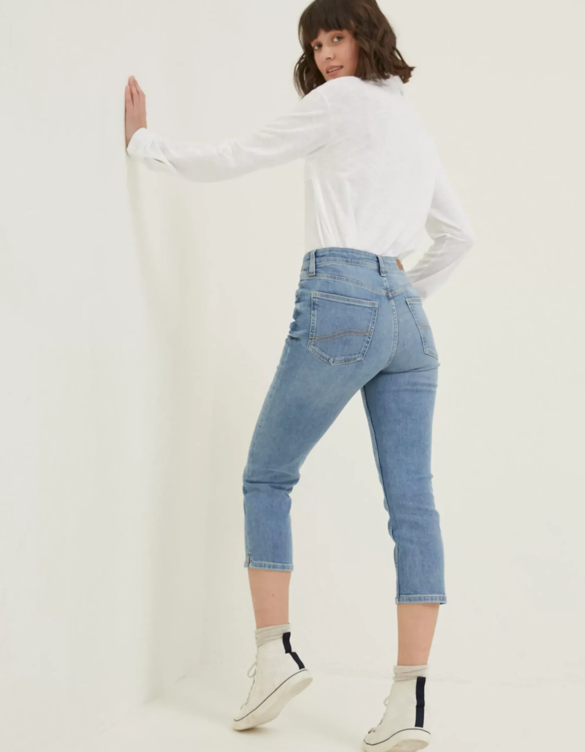 Capri Sway Slim Jeans