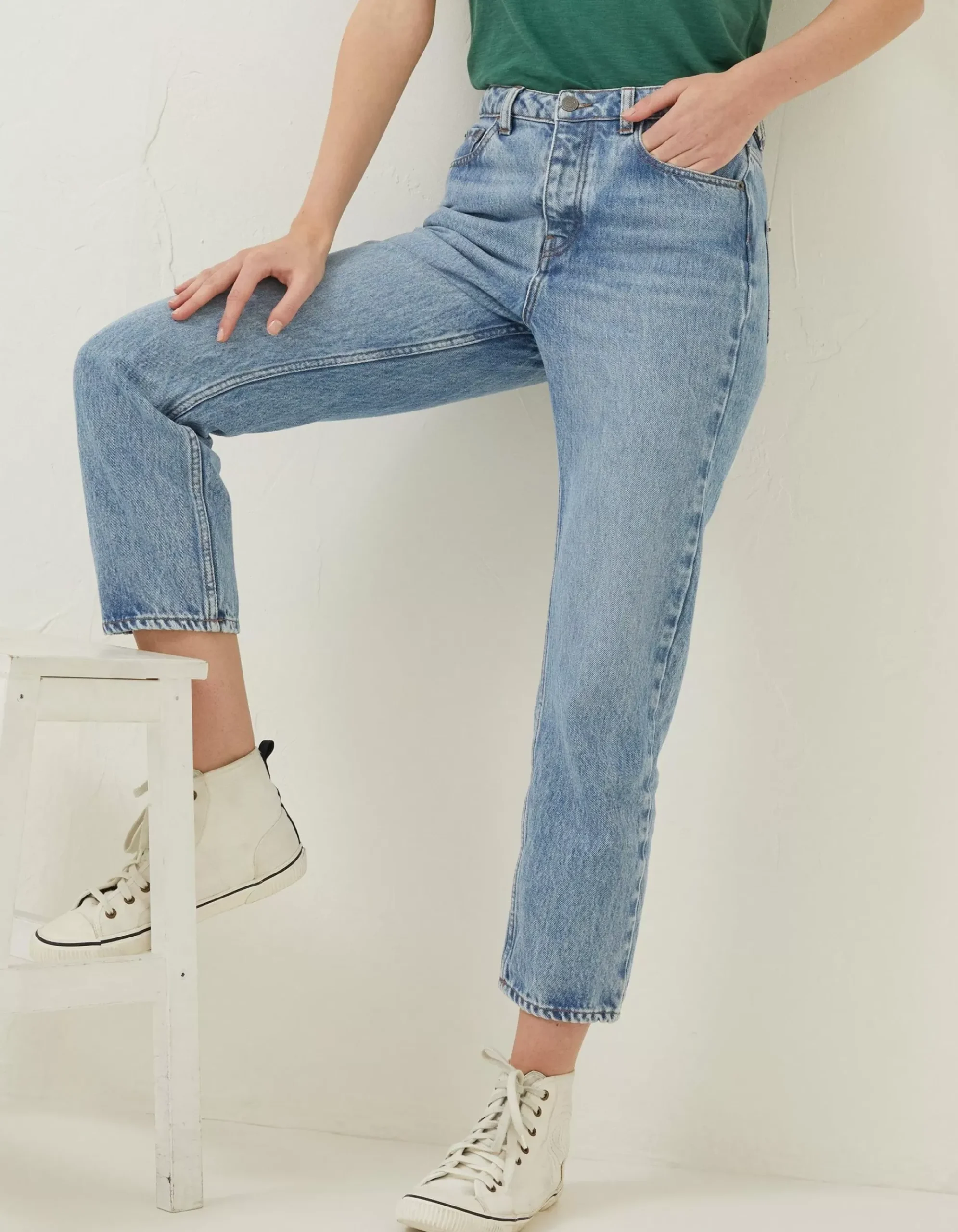 Sutton Straight Cropped Jeans