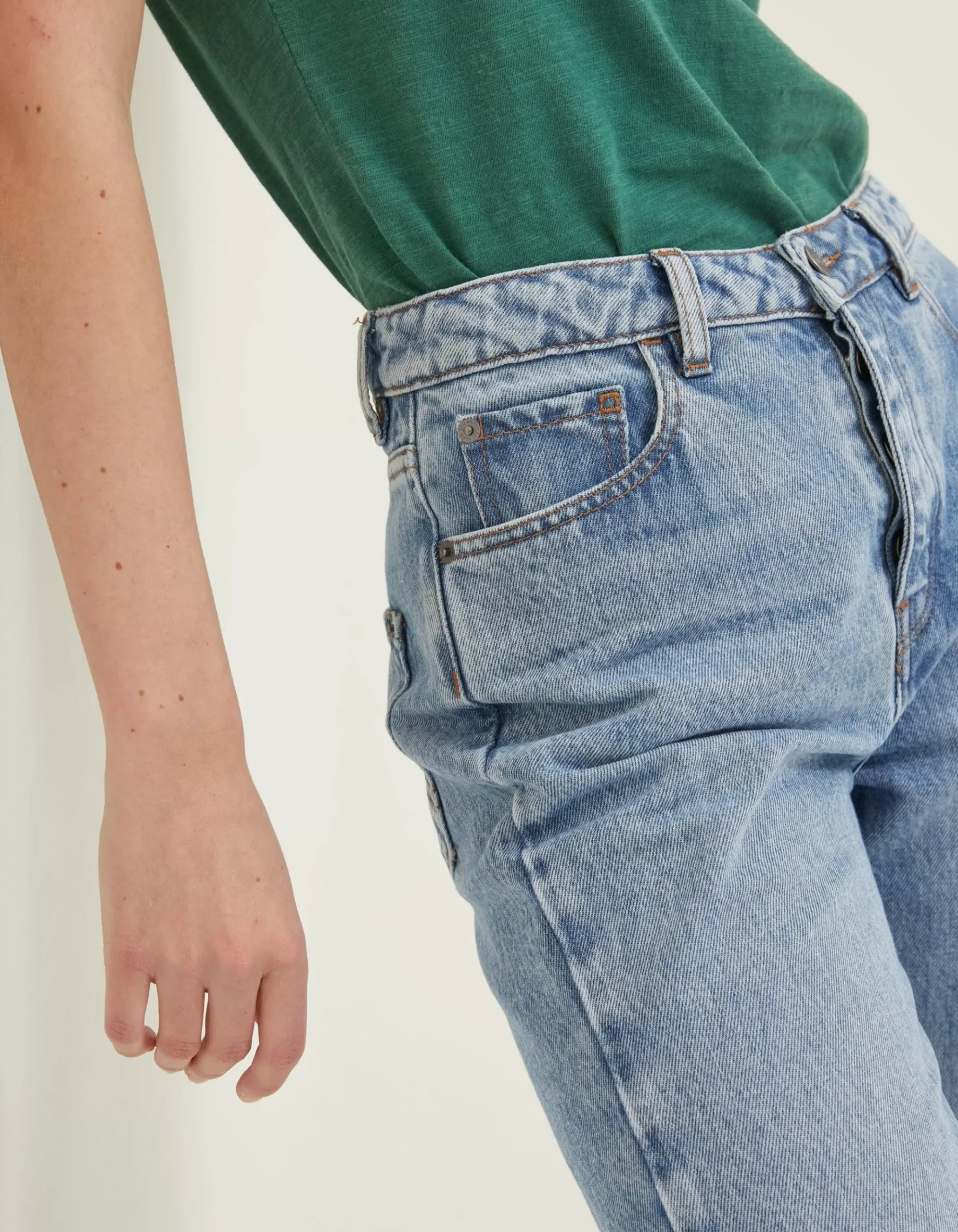 Sutton Straight Cropped Jeans